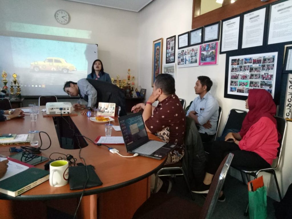 Rapat Koordinasi Dosen Mata Kuliah Bahasa 3