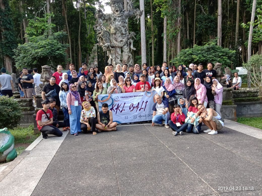 Kuliah Lapangan Mahasiswa Prodi Bahasa Inggris dan Bahasa Jepang ke