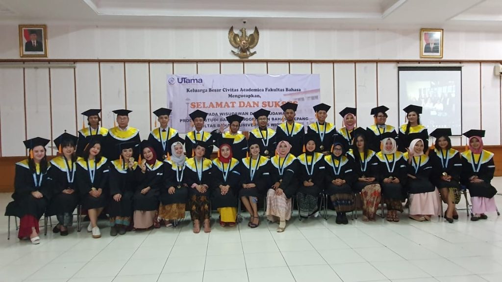 Pelepasan Wisudawan dan Wisudawati