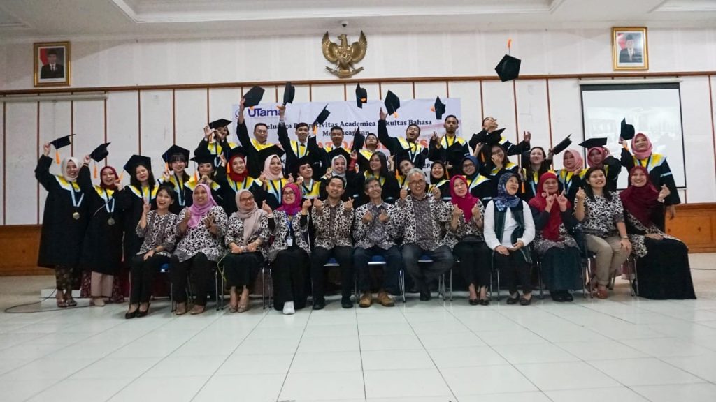 Pelepasan Wisudawan dan Wisudawati 2